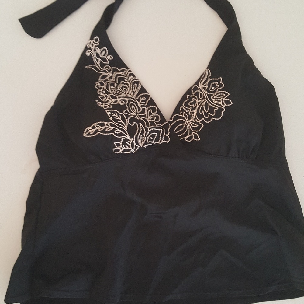 Mosssimo black /white embroidery swim top